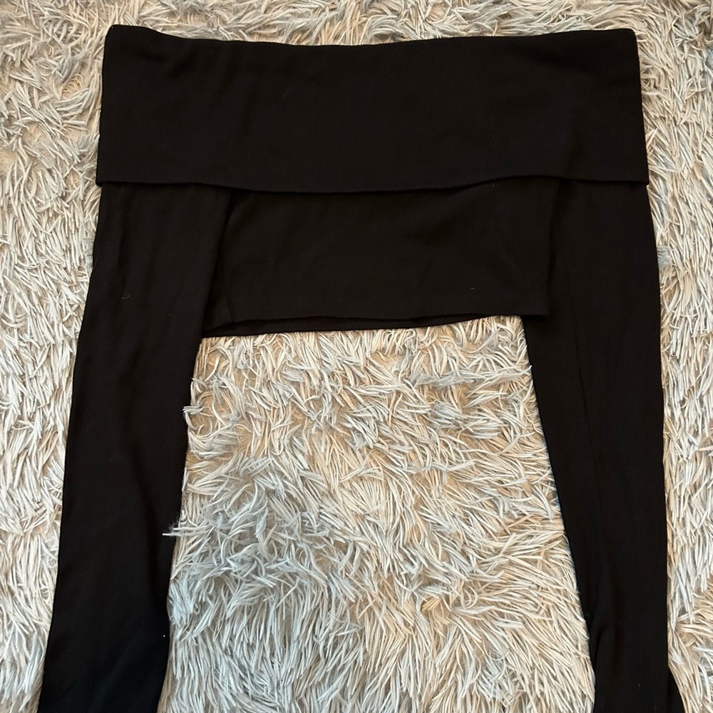 Black Off-Shoulder Long Sleeve Top